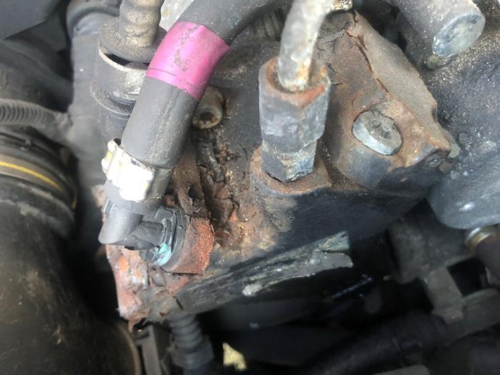 Begagnade Högtryckspump Fiat Doblo Pris på förfrågan erbjuds av N Kossen Autorecycling BV