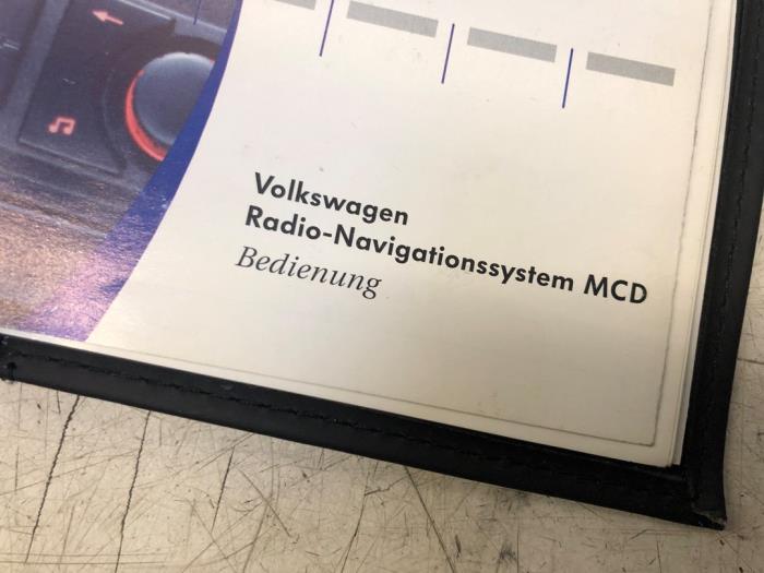 Instruction Booklet from a Volkswagen Golf IV (1J1) 2.0 2002