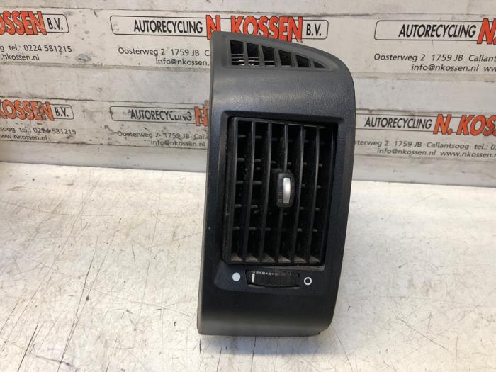Air grill side from a Peugeot Boxer (U9) 2.2 Blue HDi 140 2020