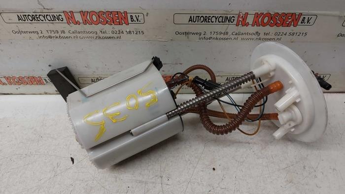 Usagé Pompe essence Audi A6 (C6) 2.4 V6 24V Prix sur demande proposé par N Kossen Autorecycling BV