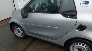 Used Door 2-door, left Smart Fortwo Coupé (453.3) Electric Drive Price on request offered by N Kossen Autorecycling BV
