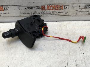 Used Indicator switch Renault Clio III (BR/CR) 1.2 16V 75 Price on request offered by N Kossen Autorecycling BV