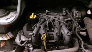 Używane Glowica cylindra Renault Twingo (C06) 1.2 Cena na żądanie oferowane przez N Kossen Autorecycling BV