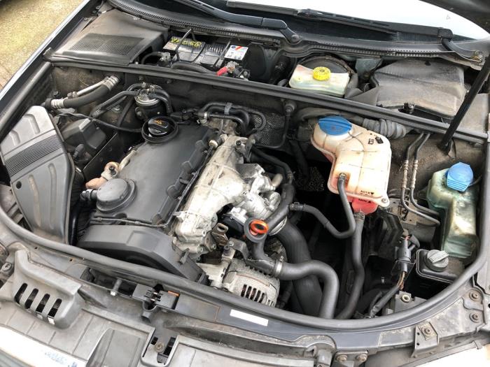 Usados Culata Audi A4 Precio de solicitud ofrecido por N Kossen Autorecycling BV