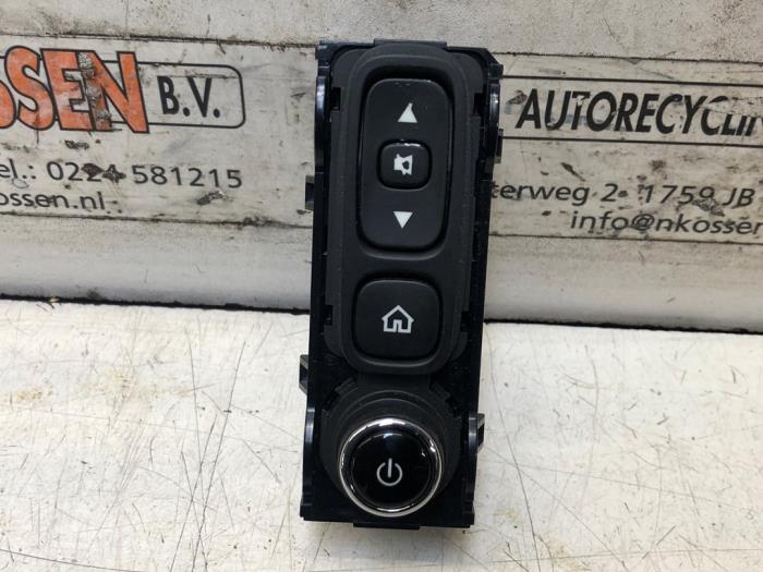 Używane Przelacznik Smart Fortwo Coupé (453.3) Electric Drive Cena na żądanie oferowane przez N Kossen Autorecycling BV