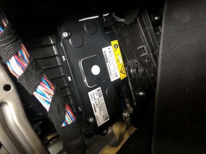Używane Element grzewczy Smart Fortwo Coupé (453.3) Electric Drive Cena na żądanie oferowane przez N Kossen Autorecycling BV