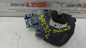 Used Sliding door lock mechanism, left Opel Vivaro Price on request offered by N Kossen Autorecycling BV