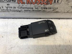 Used Radio remote control Renault Twingo II (CN) 1.5 dCi 90 FAP Price on request offered by N Kossen Autorecycling BV