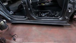 Usagé Jupe droite Ford Focus 4 Wagon 1.0 EcoBoost 12V Hybrid 125 Prix sur demande proposé par N Kossen Autorecycling BV