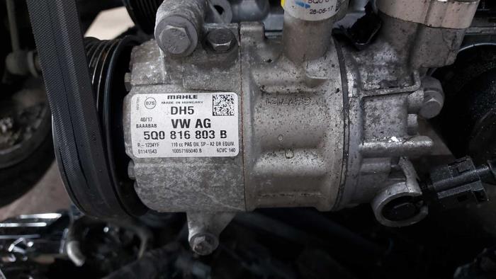 Air conditioning pump from a Volkswagen Golf VII (AUA) 1.0 TSI 12V 2018