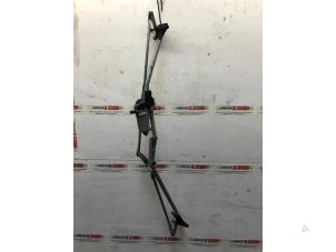 Used Wiper motor + mechanism Smart Fortwo Coupé (451.3) Electric Drive Price on request offered by N Kossen Autorecycling BV