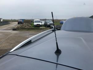 Used Antenna Renault Clio IV Estate/Grandtour (7R) 0.9 Energy TCE 90 12V Price on request offered by N Kossen Autorecycling BV