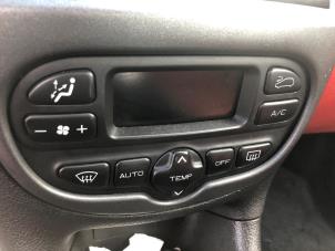 Usados Panel de control de aire acondicionado Peugeot 206 CC (2D) 1.6 16V Precio de solicitud ofrecido por N Kossen Autorecycling BV