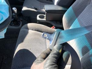 Usados Cinturón de seguridad izquierda delante Honda CR-V (RD1/3) 2.0i 16V VTEC Precio de solicitud ofrecido por N Kossen Autorecycling BV