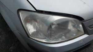 Używane Reflektor prawy Hyundai Getz 1.3i 12V Cena na żądanie oferowane przez N Kossen Autorecycling BV