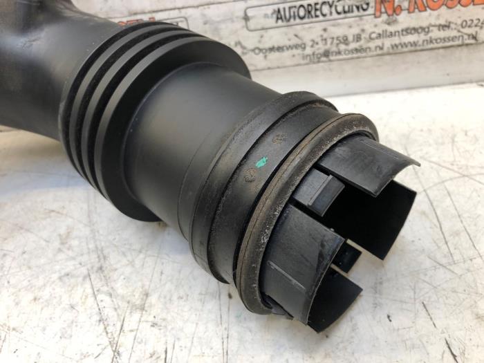 Air intake hose from a Smart Fortwo Coupé (453.3) Electric Drive 2019
