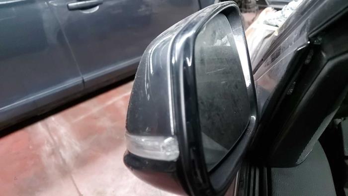 Spiegelglas links van een BMW X1 (F48) xDrive 28i 2.0 16V Twin Power Turbo 2016