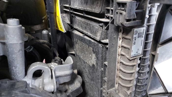 Used Radiator MAN TGE 2.0 TDI Price on request offered by N Kossen Autorecycling BV