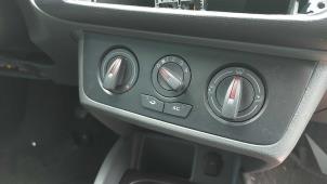 Używane Panel sterowania klimatyzacji Seat Ibiza IV SC (6J1) 1.2 12V Cena na żądanie oferowane przez N Kossen Autorecycling BV