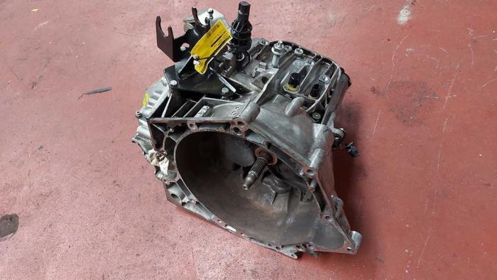 Gearbox from a Peugeot Boxer (U9) 2.2 Blue HDi 140 2020