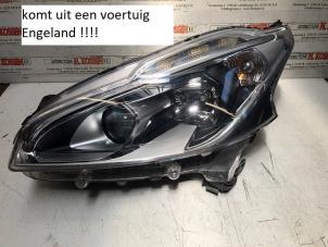 Begagnade Strålkastare, vänster Peugeot 208 I (CA/CC/CK/CL) 1.0 Vti 12V PureTech Pris på förfrågan erbjuds av N Kossen Autorecycling BV