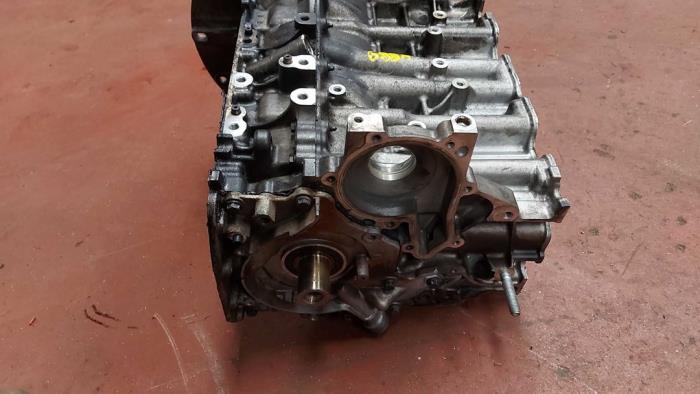 Bloque inferior motor de un Peugeot Partner 2018