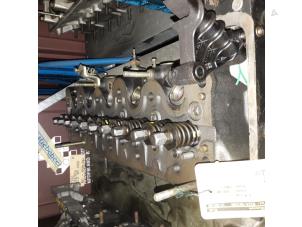Used Cylinder head Mercedes 200 - 500 Price on request offered by N Kossen Autorecycling BV