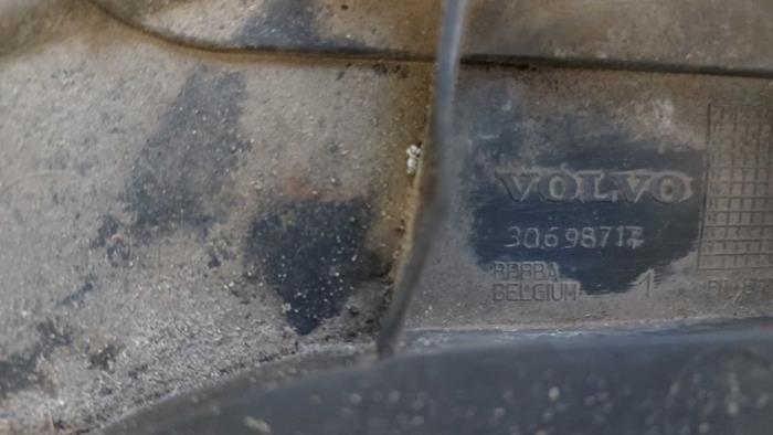 Bumper bottom from a Volvo V50 (MW) 2.0 D 16V 2005