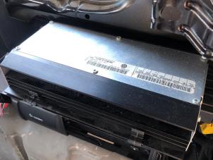 Used Radio amplifier Volkswagen Touareg (7LA/7L6) 4.2 V8 40V Price on request offered by N Kossen Autorecycling BV