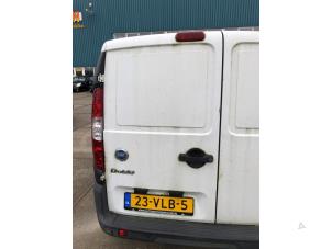 Używane Tylne drzwi samochodu dostawczego Fiat Doblo Cargo (223) 1.3 D 16V Multijet Cena na żądanie oferowane przez N Kossen Autorecycling BV