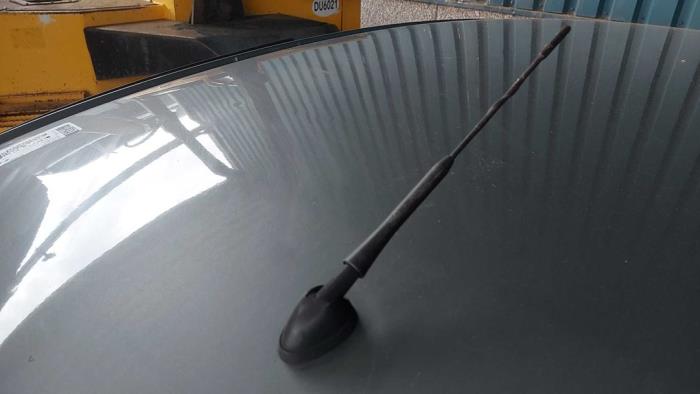 Używane Bat anteny Suzuki Splash 1.2 16V Cena na żądanie oferowane przez N Kossen Autorecycling BV
