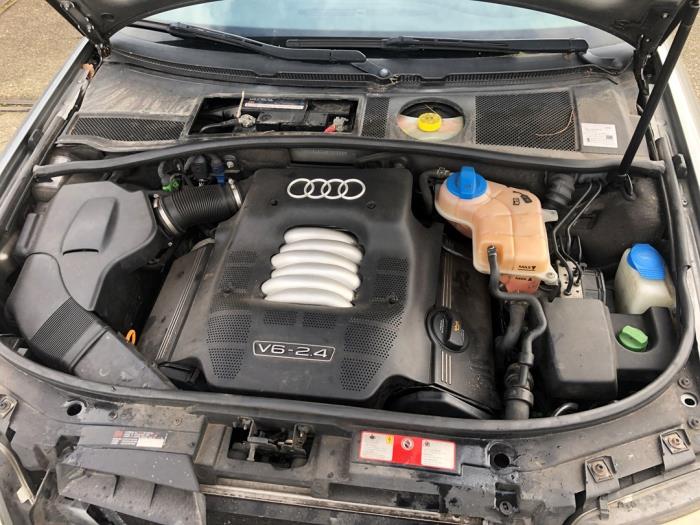 Begagnade Topplock Audi A6 Avant (C5) 2.4 V6 30V Pris på förfrågan erbjuds av N Kossen Autorecycling BV