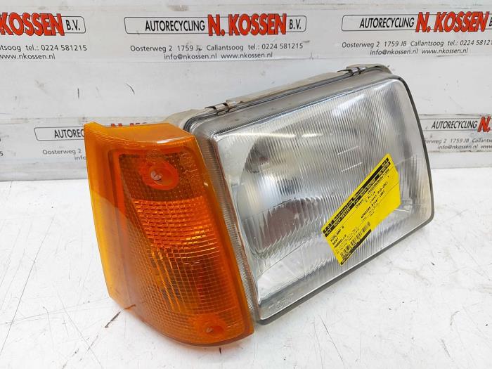 Używane Reflektor prawy Seat Marbella 0.9 900 Cena na żądanie oferowane przez N Kossen Autorecycling BV