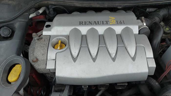 Usagé Culasse Renault Megane II (BM/CM) 1.6 16V Autom. Prix sur demande proposé par N Kossen Autorecycling BV