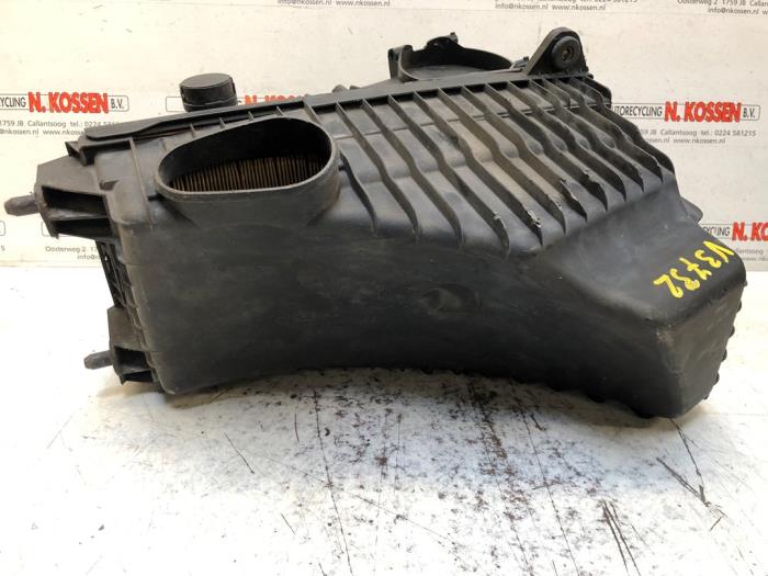 Gebrauchte Luftfiltergehäuse Volkswagen Touareg (7LA/7L6) 4.2 V8 40V Preis auf Anfrage angeboten von N Kossen Autorecycling BV