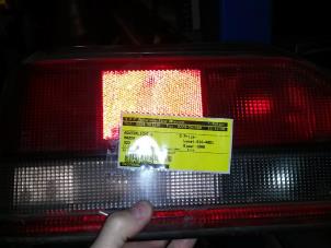 Usados Luz trasera izquierda Mazda 323 Precio de solicitud ofrecido por N Kossen Autorecycling BV