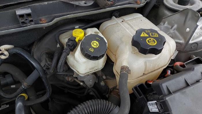 Usagé Assistant de freinage Opel Insignia 1.6 Turbo 16V Ecotec Prix sur demande proposé par N Kossen Autorecycling BV