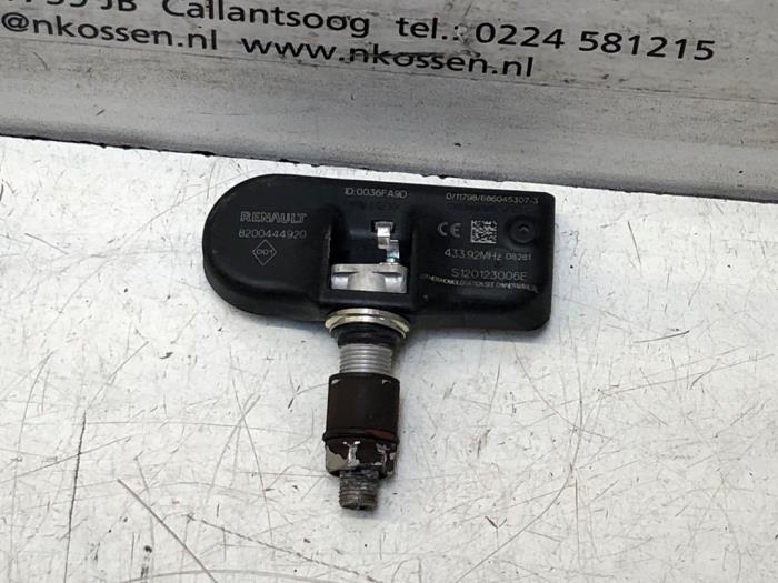 Begagnade Däcktryckssensor Renault Megane II (BM/CM) 1.6 16V Autom. Pris på förfrågan erbjuds av N Kossen Autorecycling BV