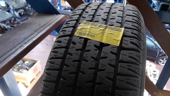 Używane Opona Cena na żądanie oferowane przez N Kossen Autorecycling BV