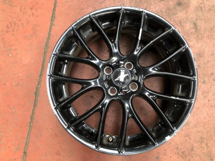 Używane Obrecz Mini Mini (R56) 1.6 16V Cooper S Cena na żądanie oferowane przez N Kossen Autorecycling BV