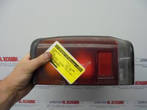 Usados Luz trasera derecha Mazda E2200 Precio de solicitud ofrecido por N Kossen Autorecycling BV
