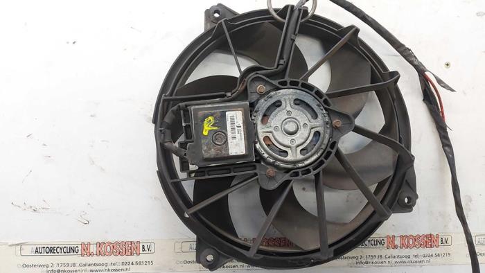 Używane Wentylator Peugeot 607 (9D/U) 2.7 HDi V6 24V Cena na żądanie oferowane przez N Kossen Autorecycling BV