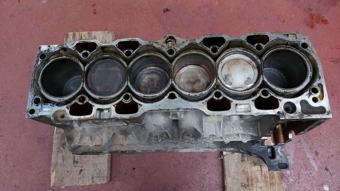 Usagé Piston Volvo XC60 Prix sur demande proposé par N Kossen Autorecycling BV