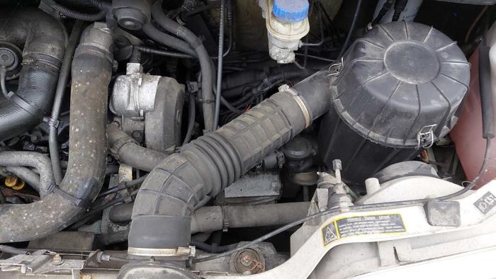 Begagnade Luftfilterhus Citroen Jumper (23) 2.5 TDI 12V Pris på förfrågan erbjuds av N Kossen Autorecycling BV