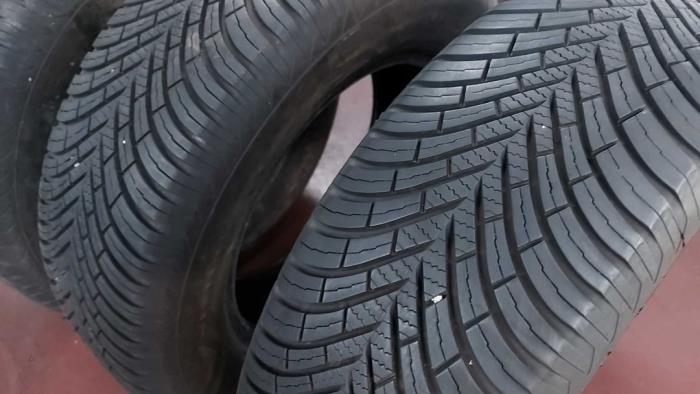 Używane Opona Cena na żądanie oferowane przez N Kossen Autorecycling BV