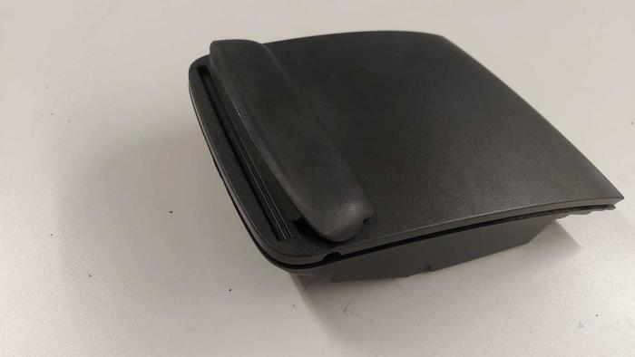 Begagnade Handskfack Peugeot Boxer (U9) 2.2 HDi 120 Euro 4 Pris på förfrågan erbjuds av N Kossen Autorecycling BV