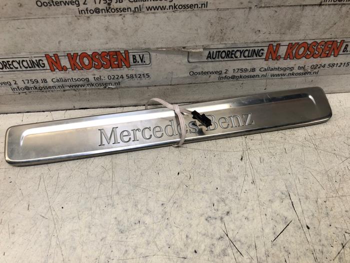Begagnade Innerbelysning Mercedes C (W206) C-300 e 2.0 Turbo Pris på förfrågan erbjuds av N Kossen Autorecycling BV