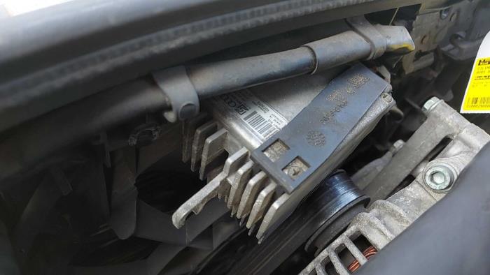 Używane Modul wentylator Audi A4 Avant (B7) 2.0 20V Cena na żądanie oferowane przez N Kossen Autorecycling BV