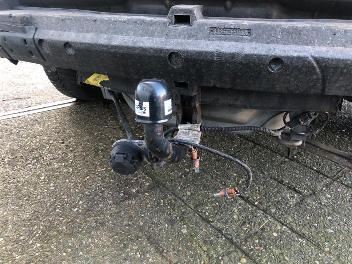 Używane Hak holowniczy Alfa Romeo 159 Sportwagon (939BX) 2.2 JTS 16V Cena na żądanie oferowane przez N Kossen Autorecycling BV