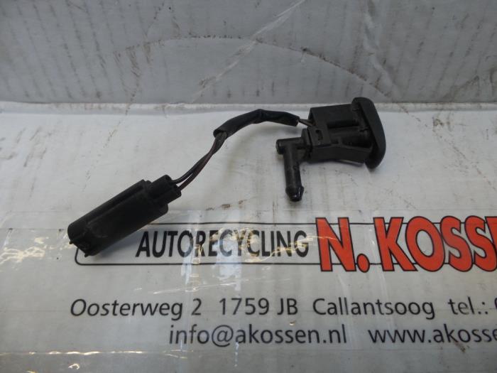 Używane Spryskiwacz przód BMW 3 serie (E46/2) 320 Ci 24V Cena na żądanie oferowane przez N Kossen Autorecycling BV